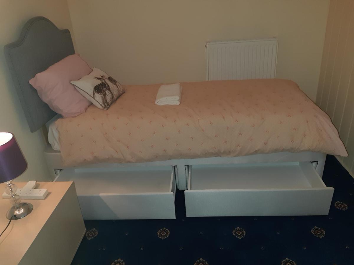 Phoenix Nights Guest House Barrow-in-Furness Kültér fotó