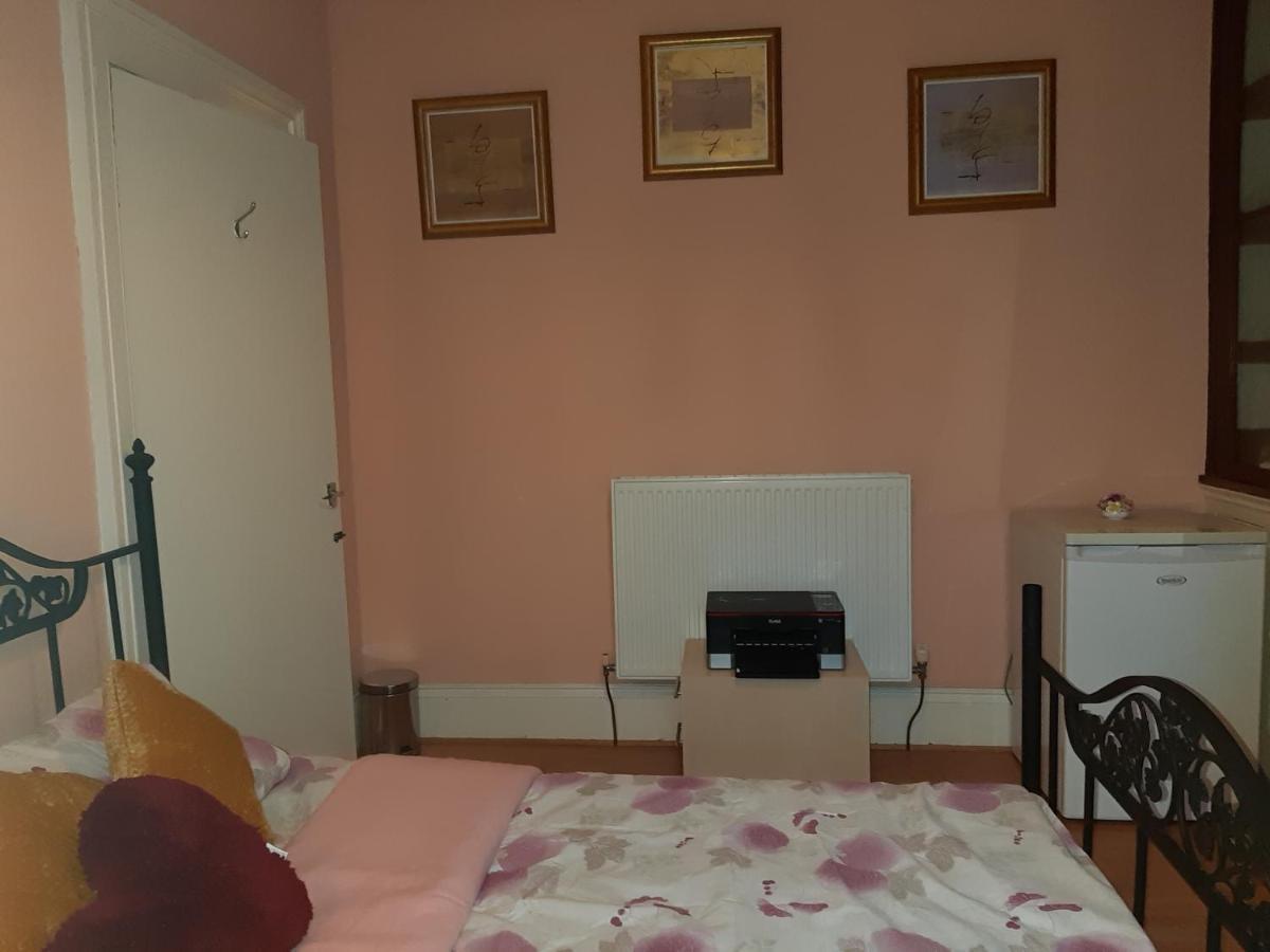 Phoenix Nights Guest House Barrow-in-Furness Kültér fotó
